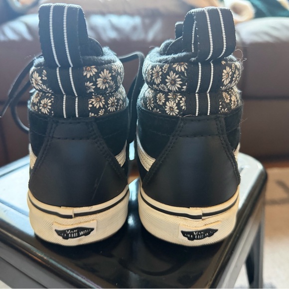 Insulated Vans Sk8-Hi - Picture 5 of 5